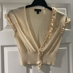 Medium Bebe cream blouse with cropped sleeves
